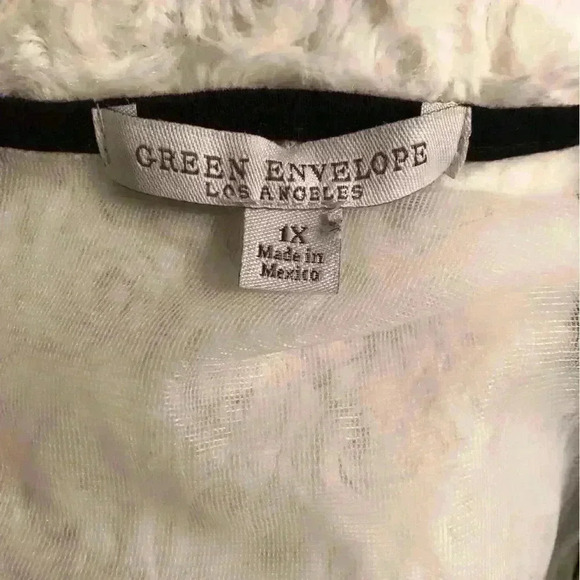 Green Envelope LA Women’s 1X Black Pin Tucked Sleeveless Blouse Sheer Top - Picture 5 of 6